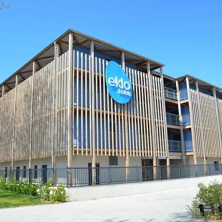 Eklo 3*