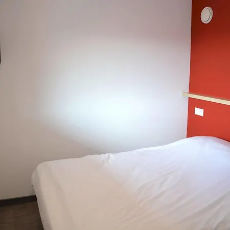 Unisotel 3*